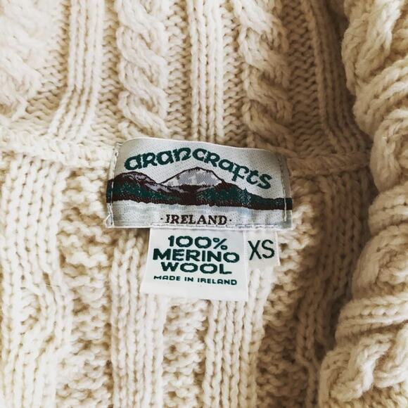 VINTAGE Cabled Cardigan - Picture 2 of 3